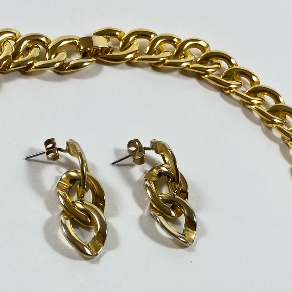 1980's Chunky Gold Tone Link Choker and Matching Post Earrings - Picture 4 of 13